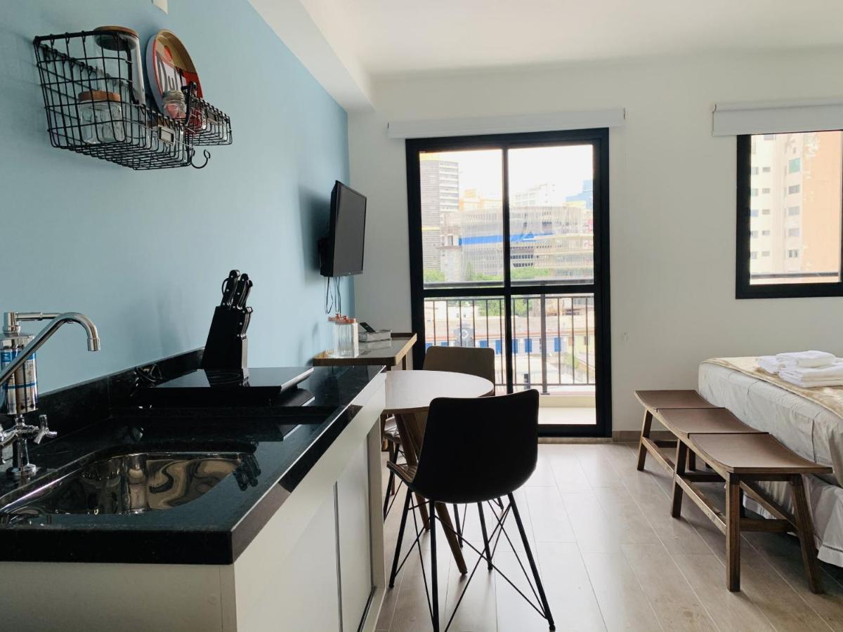 Apartment Akile Movva *