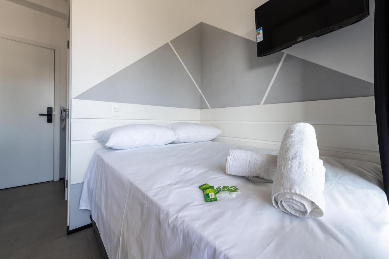 Vo5 Charmoso Com Vaga, Ao Lado Do Metro. Apartamento