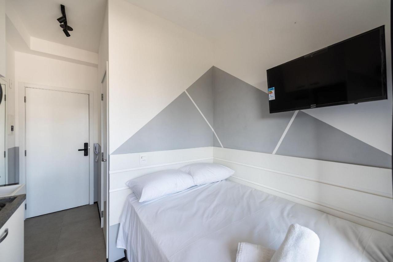 Apartamento Vo5 Charmoso Com Vaga, Ao Lado Do Metro. São Paulo