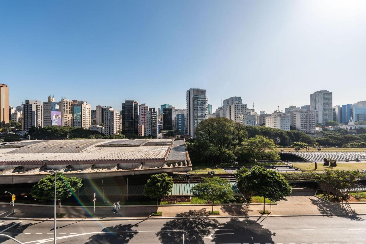 Vo5 Charmoso Com Vaga, Ao Lado Do Metro. São Paulo