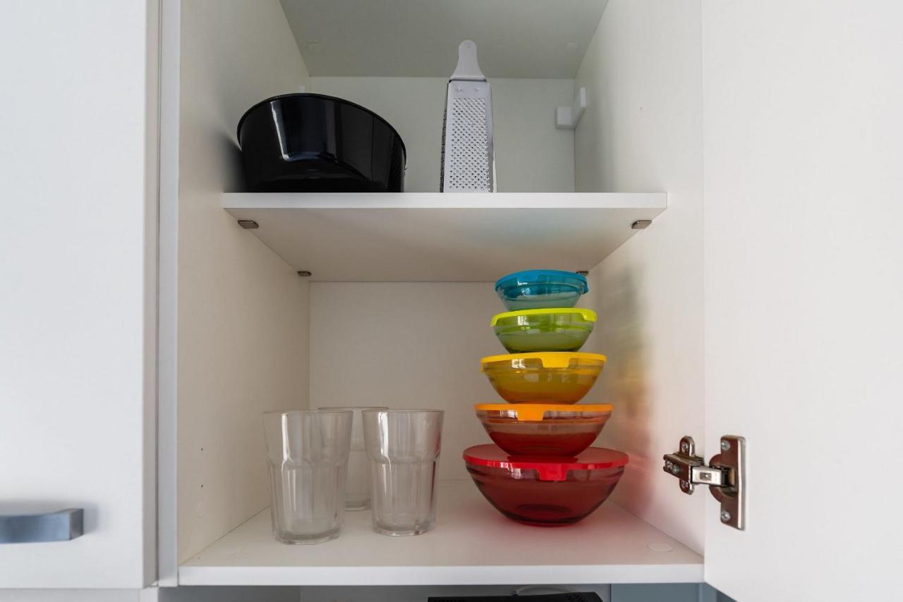 Apartamento Vo5 Charmoso Com Vaga, Ao Lado Do Metro.