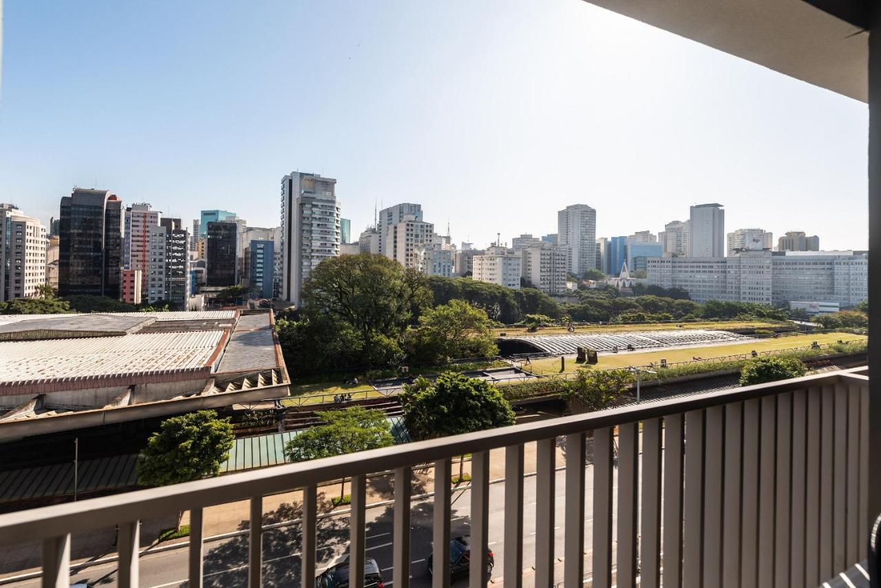 Apartamento Vo5 Charmoso Com Vaga, Ao Lado Do Metro.