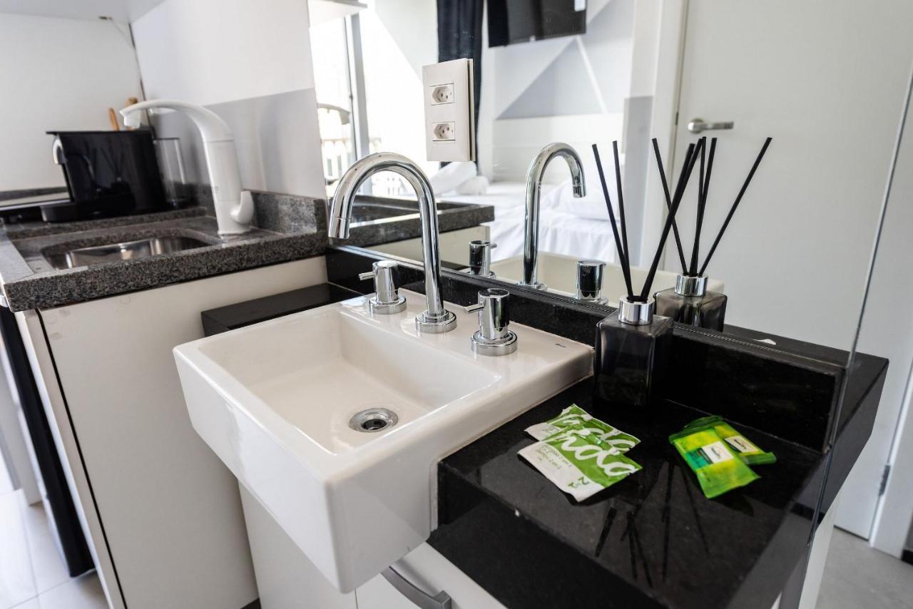 Apartamento Vo5 Charmoso Com Vaga, Ao Lado Do Metro.
