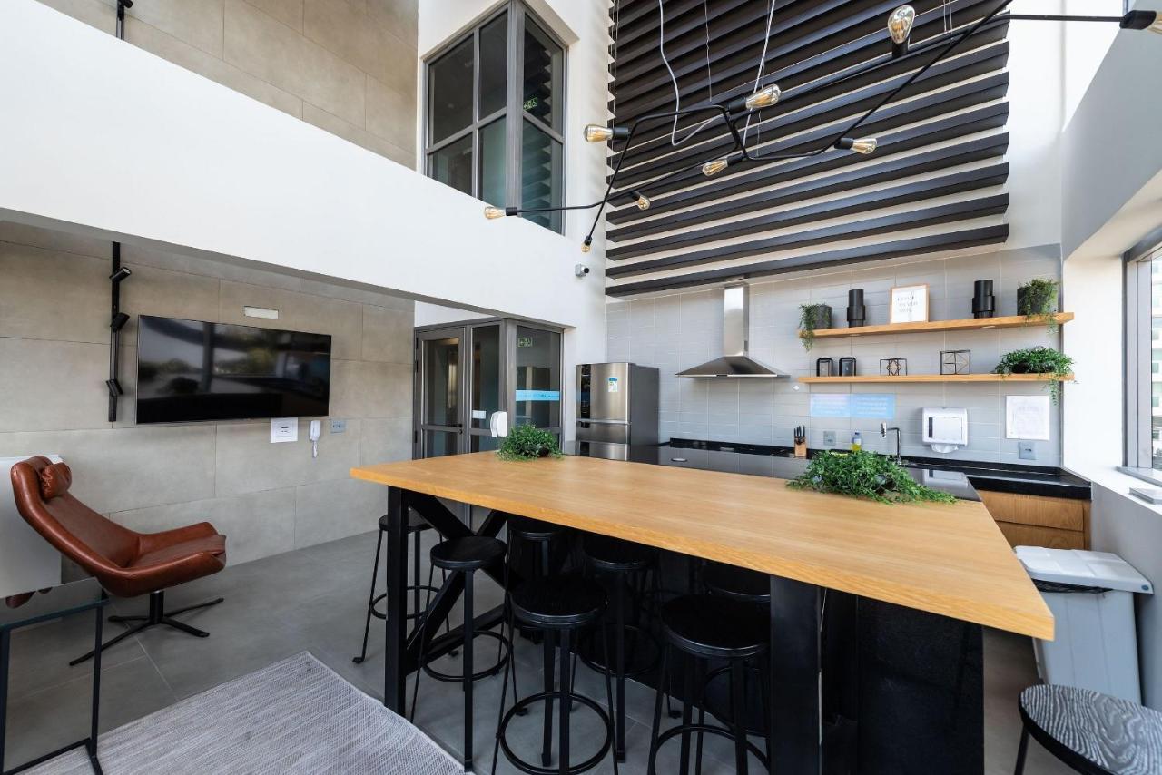 Apartamento Vo5 Charmoso Com Vaga, Ao Lado Do Metro. *