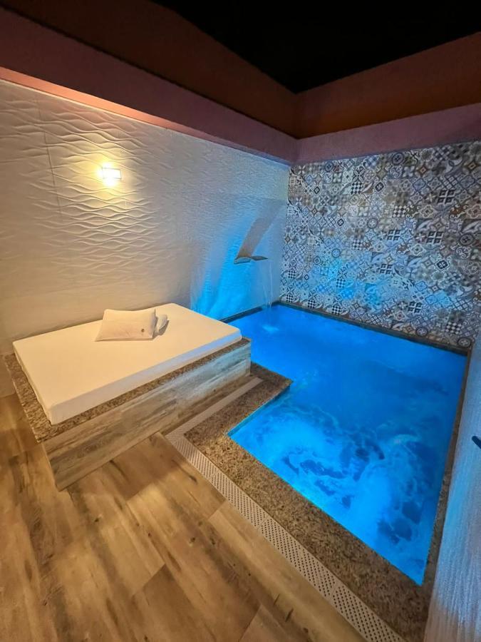 Belle (adults Only) Love hotel