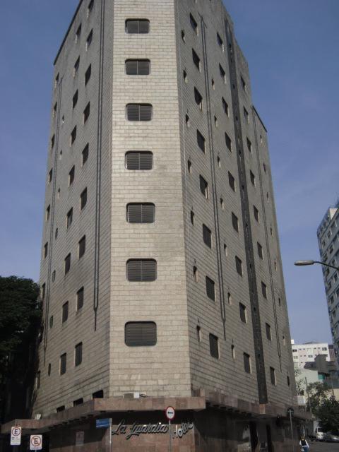 La Guardia Hotel 3*