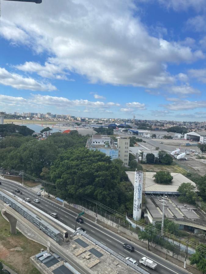 Hotel Com Vista Para O Aeroporto De Congonhas. *