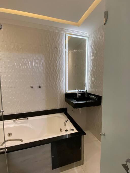 Casa Recem Reformada Com Piscina E Espaco Gourmet * São Paulo
