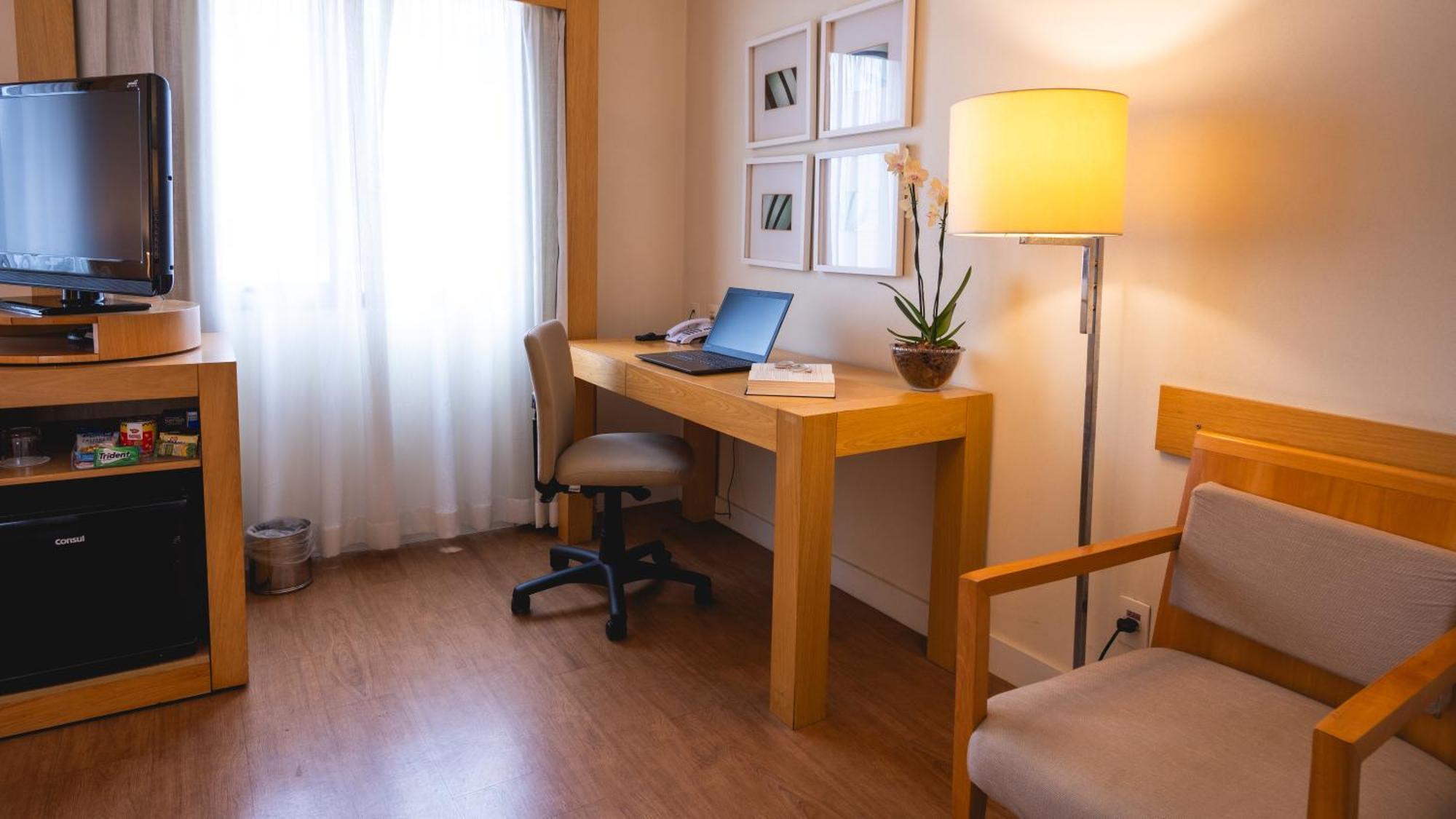 Hotel Esuites Congonhas By Atlantica 4*