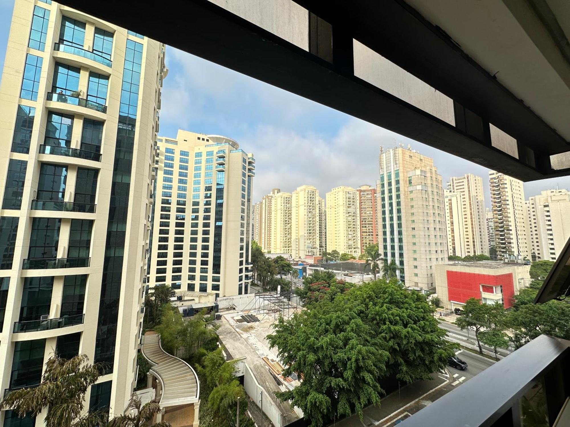 Apartment 1601 Qi Intelligent Ibirapuera *
