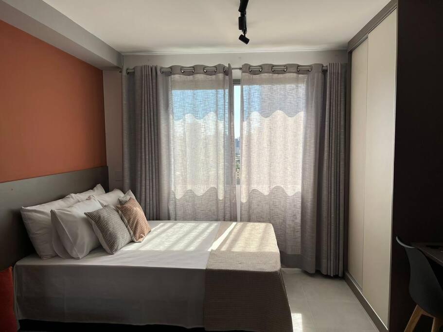 V1702 - Sua Casa Em Sp | 3 Pessoas | Metro Perto Apartamento
