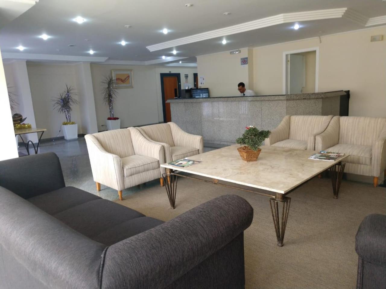 Dois Quartos Hc, Metro E Oscar Freire Apartamento
