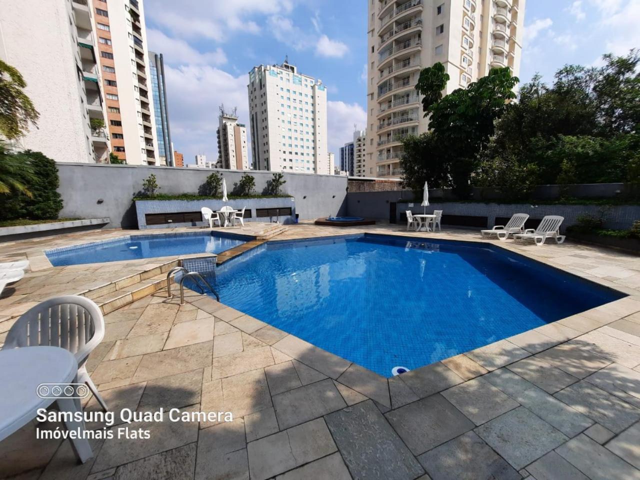 Apartamento Dois Quartos Hc, Metro E Oscar Freire