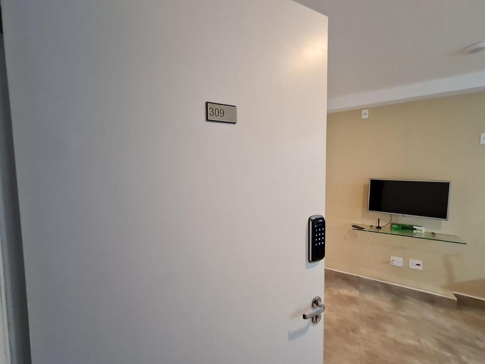 Prox. Avenida Paulista Apartamento *