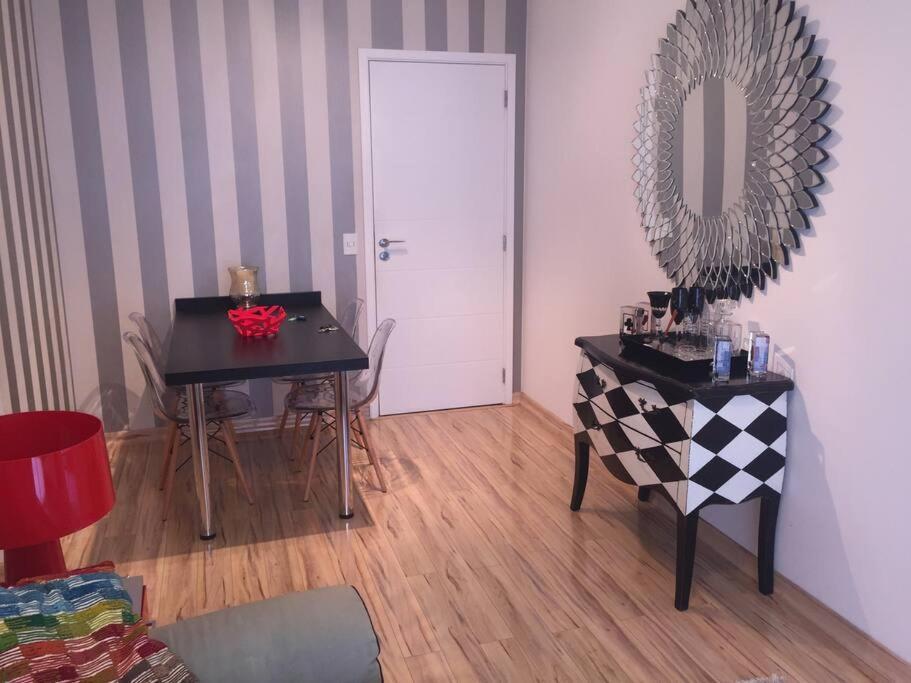 Apartment 1071 -em Frente Ao Hosp Einstein *