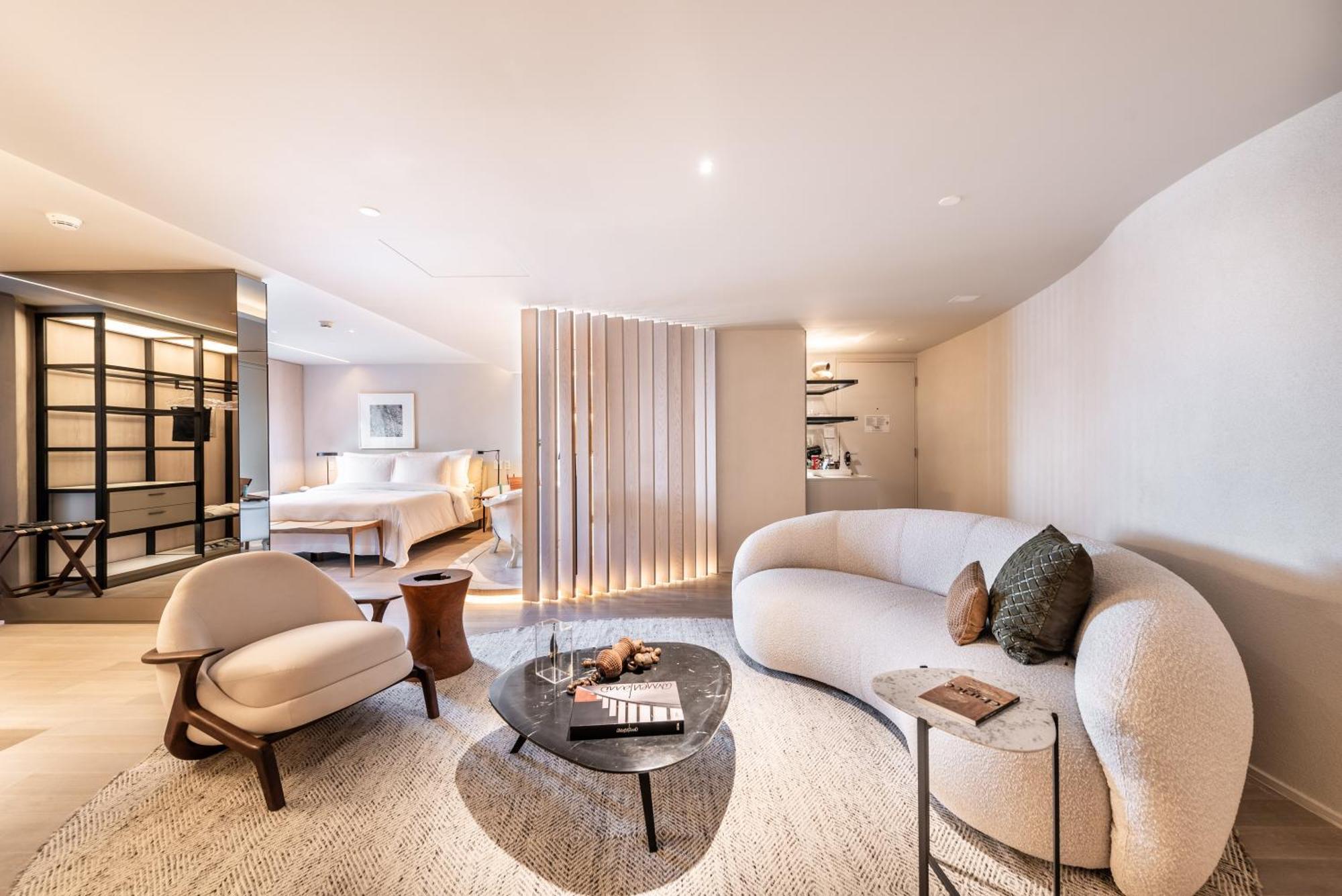 Unique Hotel 5*