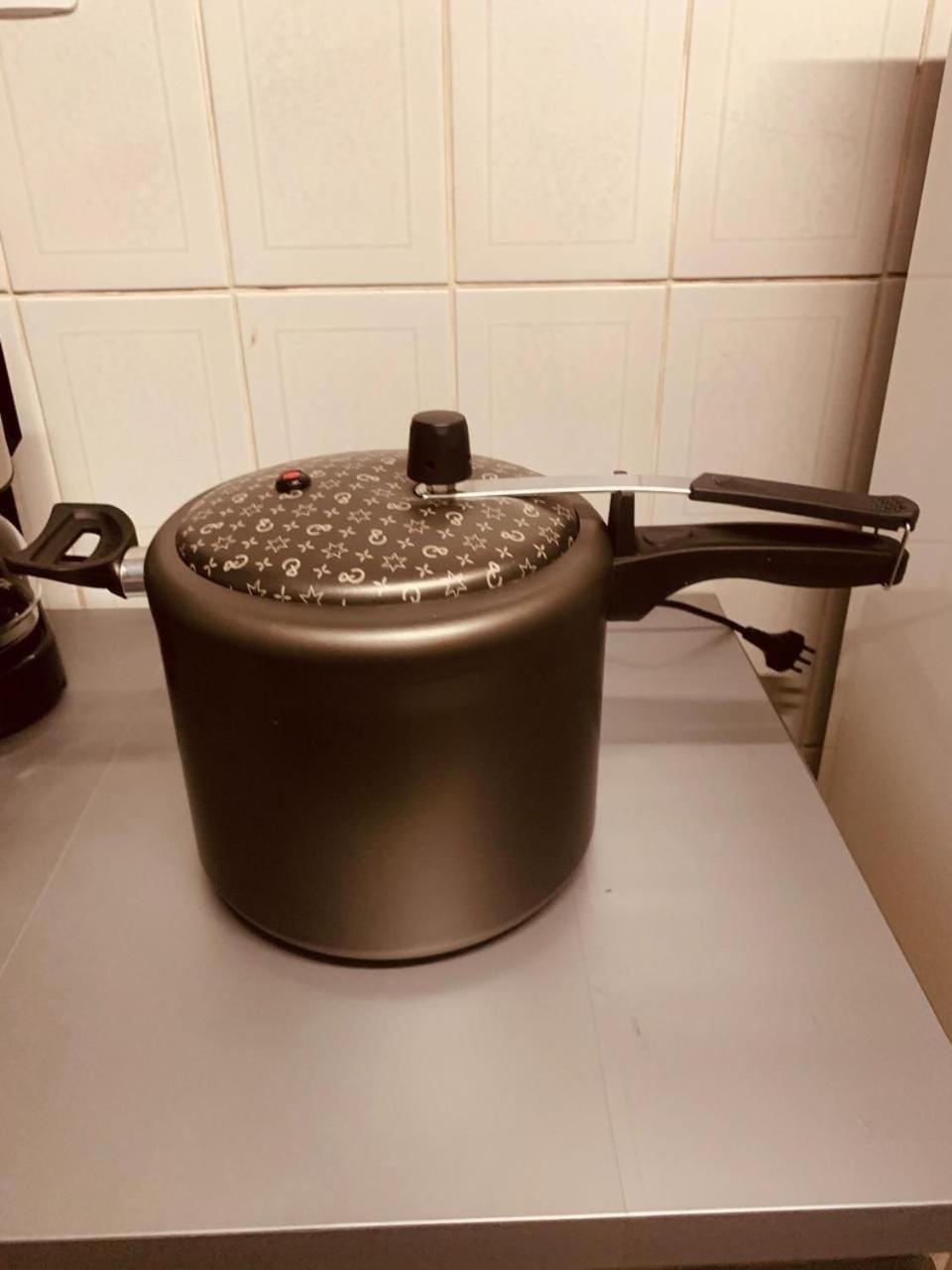 Apartment Bras, Rua Tiers, Ap Vautier, 7 Pessoas, 2 Quartos, Pe Na Feirinha Da Madrugada, Cozinha *