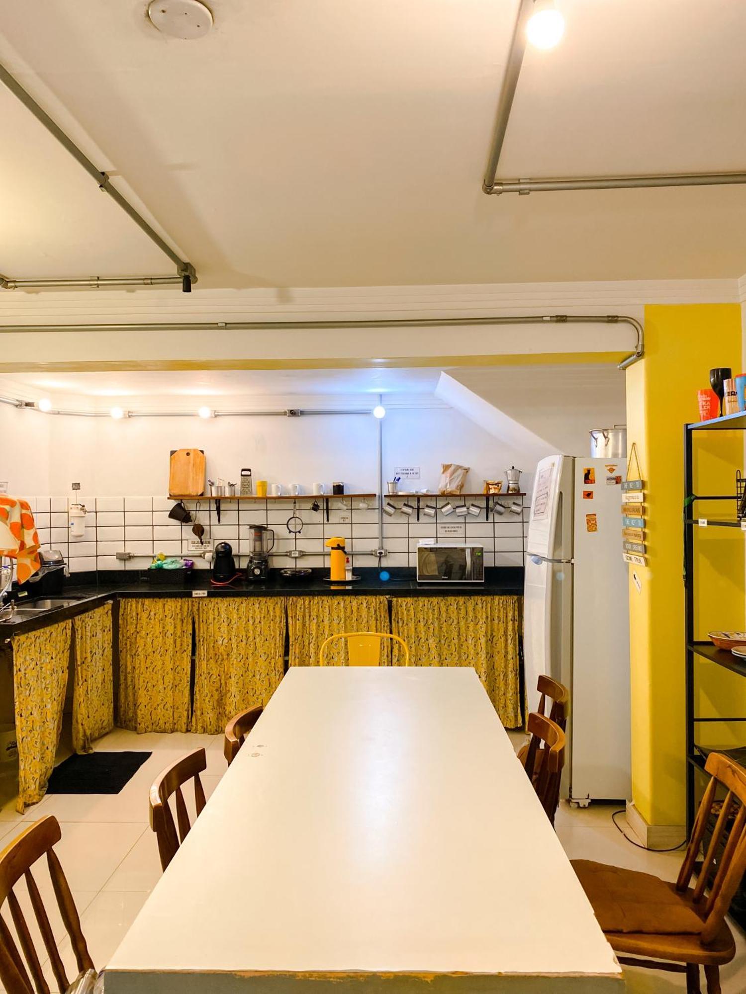 Lamparina Hostel *