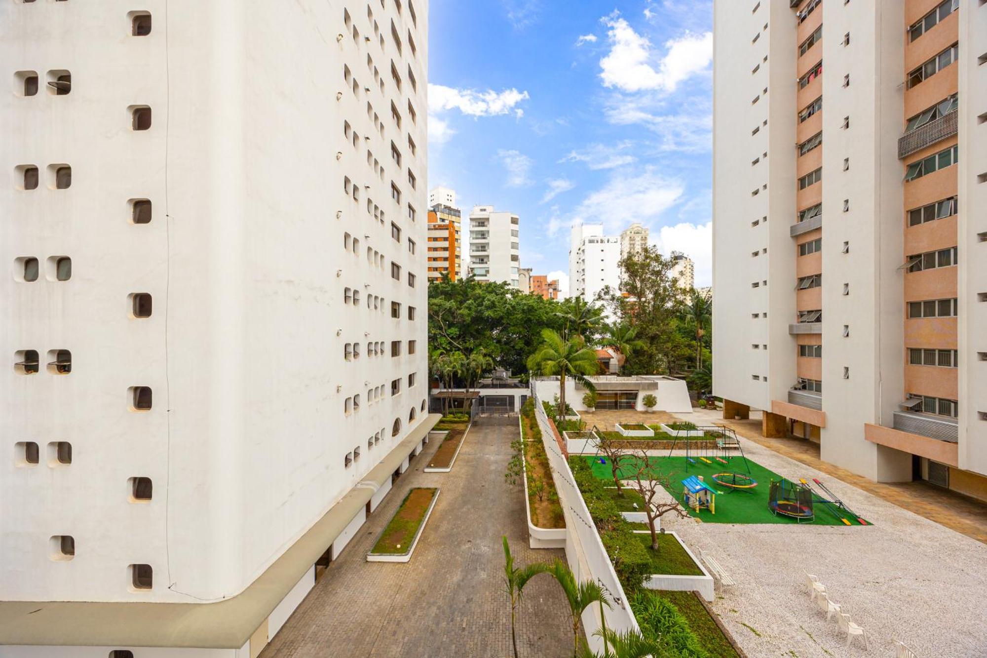 Easy Star - Charmoso No Novo Brooklin - Kb03i *