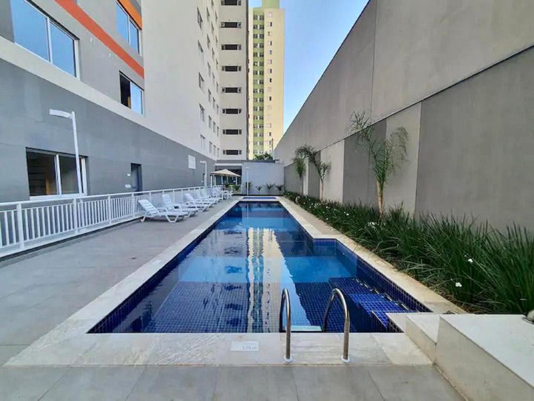 Apartamento Encantador Em Frente Ao Metro Bras !