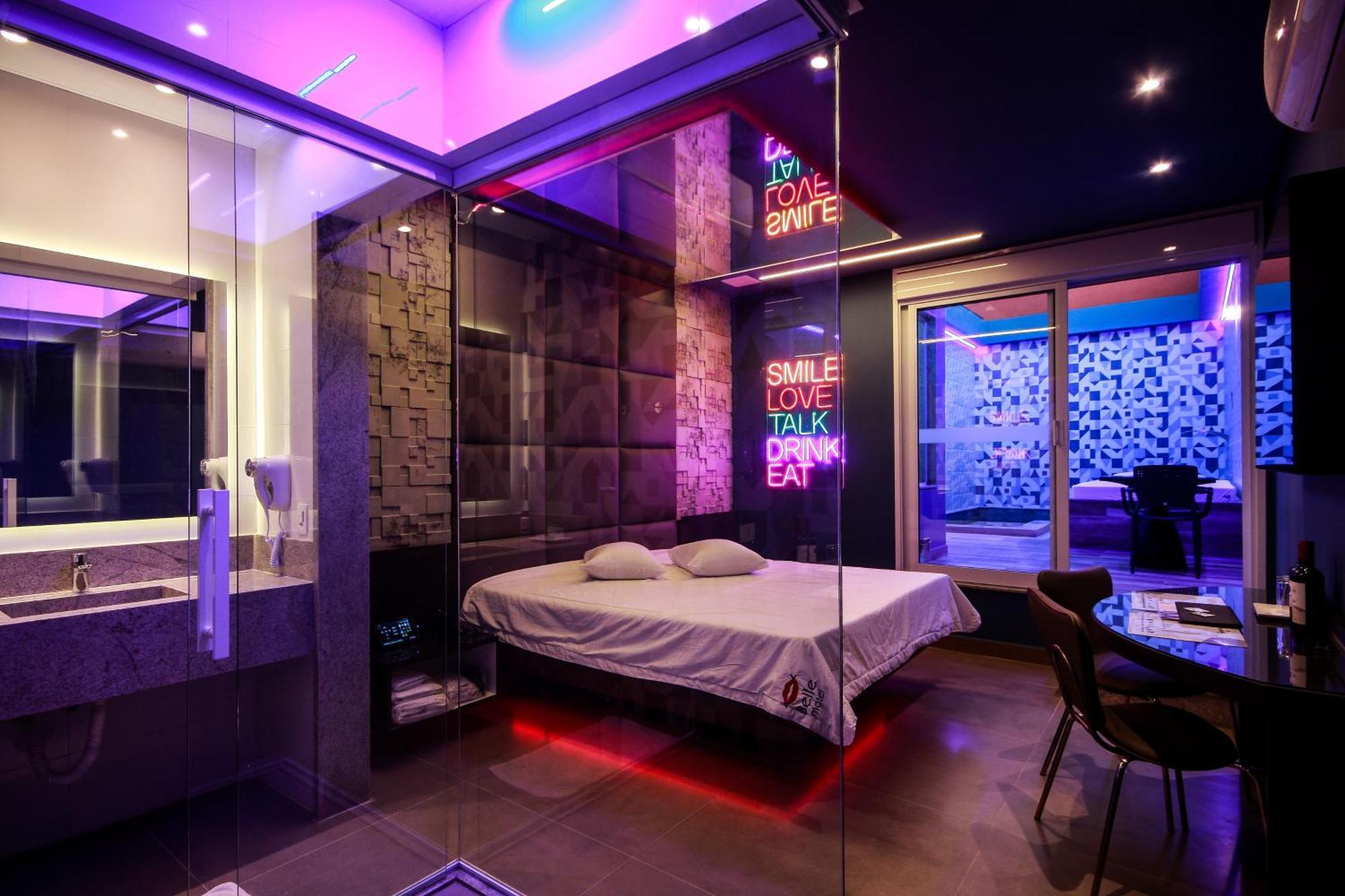 Belle (adults Only) Love hotel
