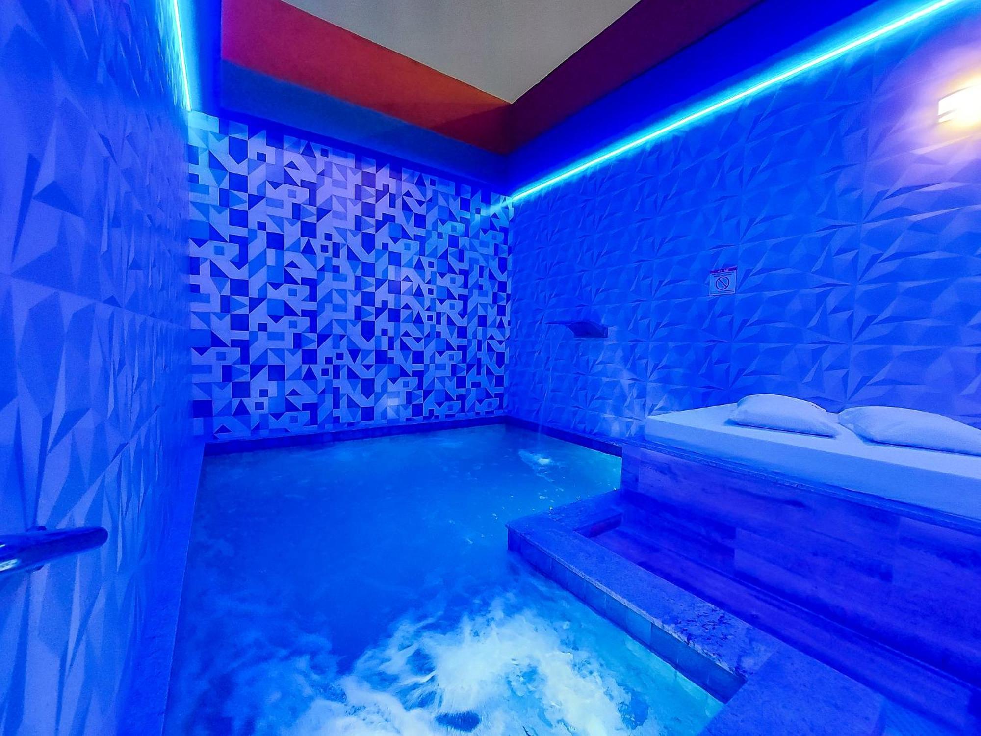 Love hotel Belle (adults Only)