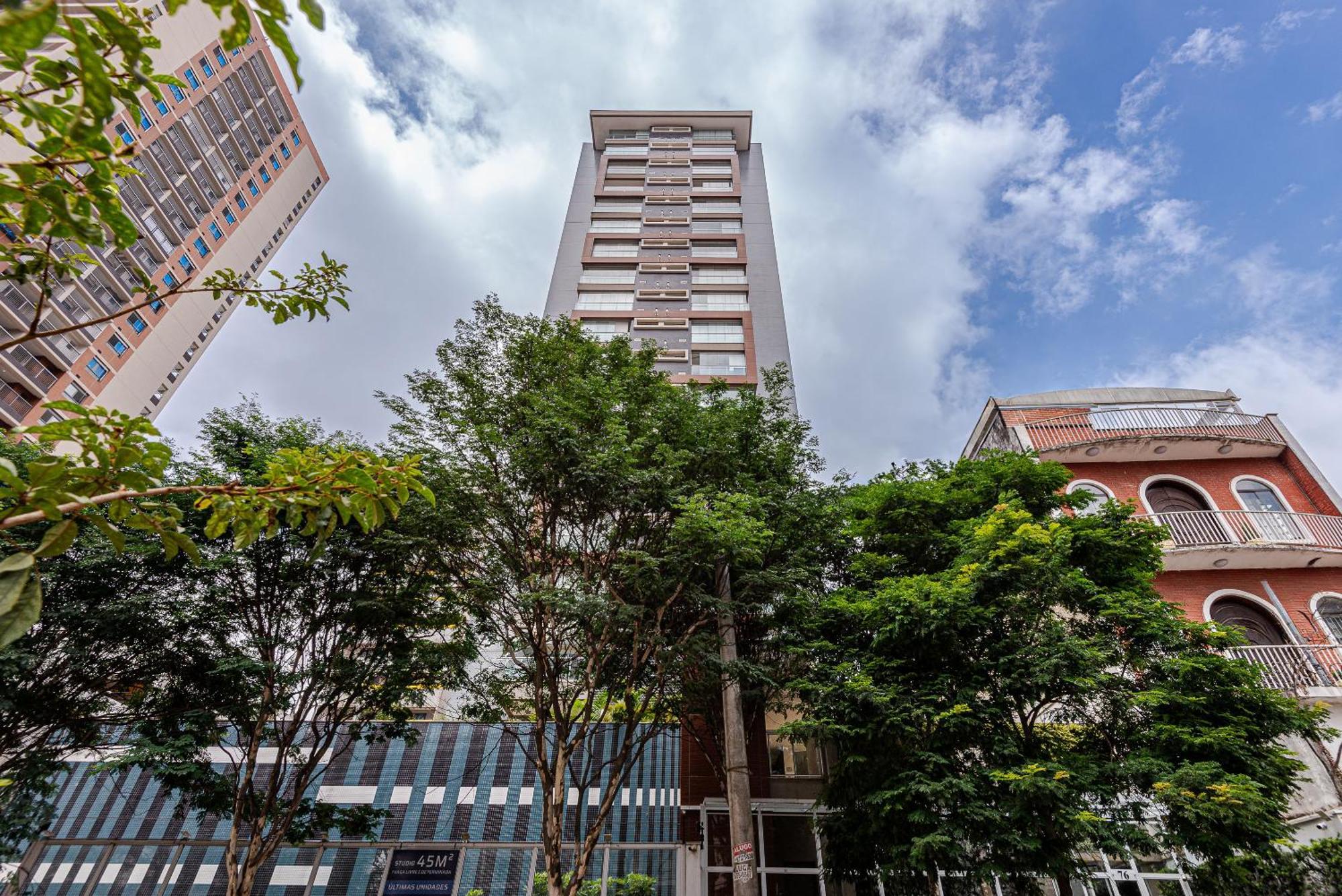 Apartment A 300m Do Metro, Com Sacada, 15º Andar!