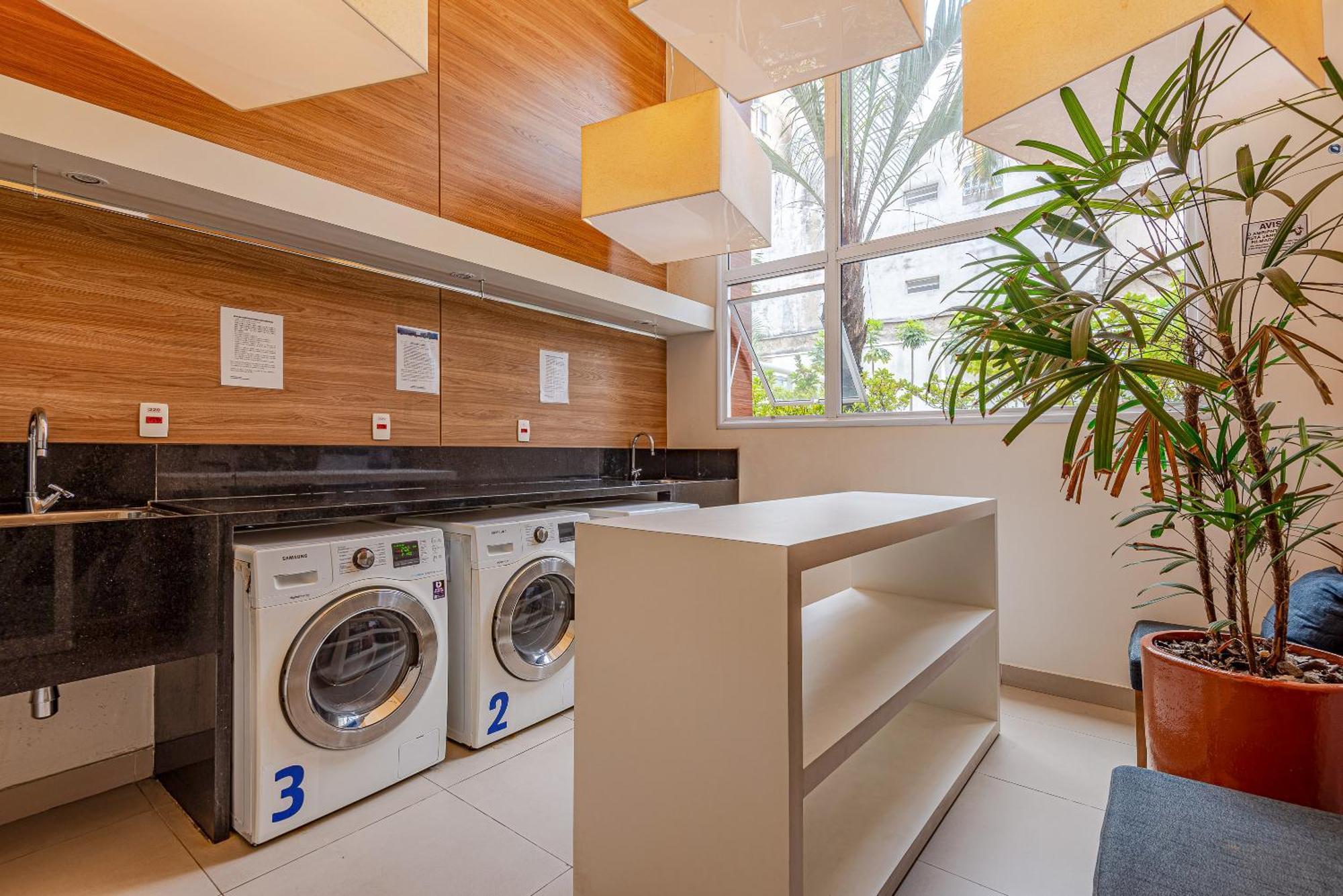 Apartment A 300m Do Metro, Com Sacada, 15º Andar! *