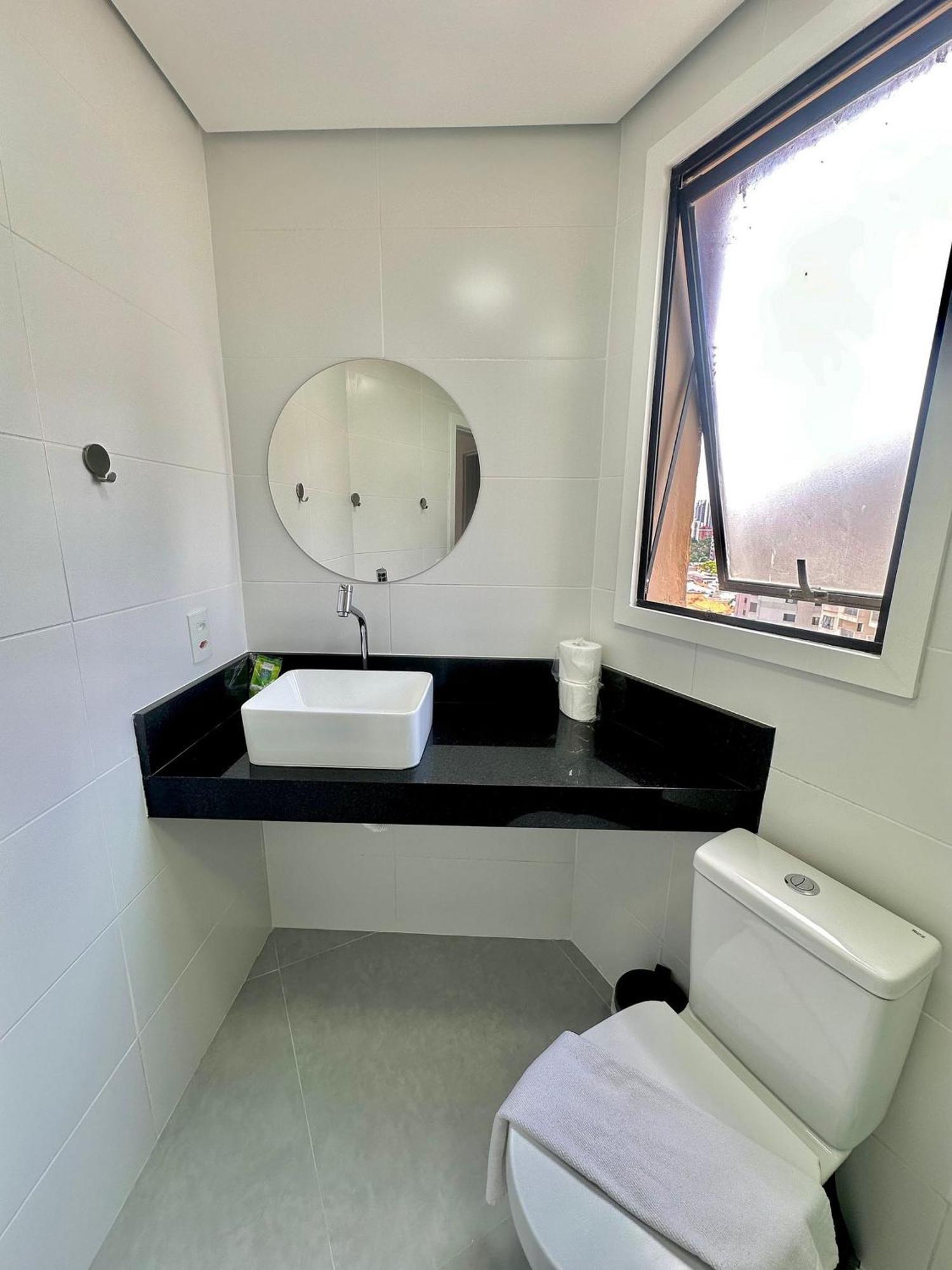 Apartamento C Garagem E Ar Condicionado *