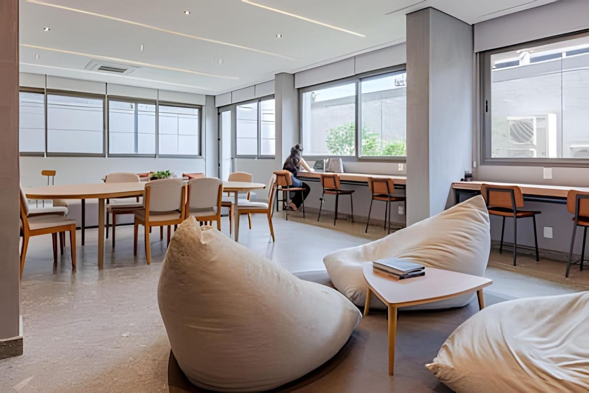 Apartamento Pinheiros I Faria Lima, Apto Studio, 50m Metro, Piscina, Wi-fi
