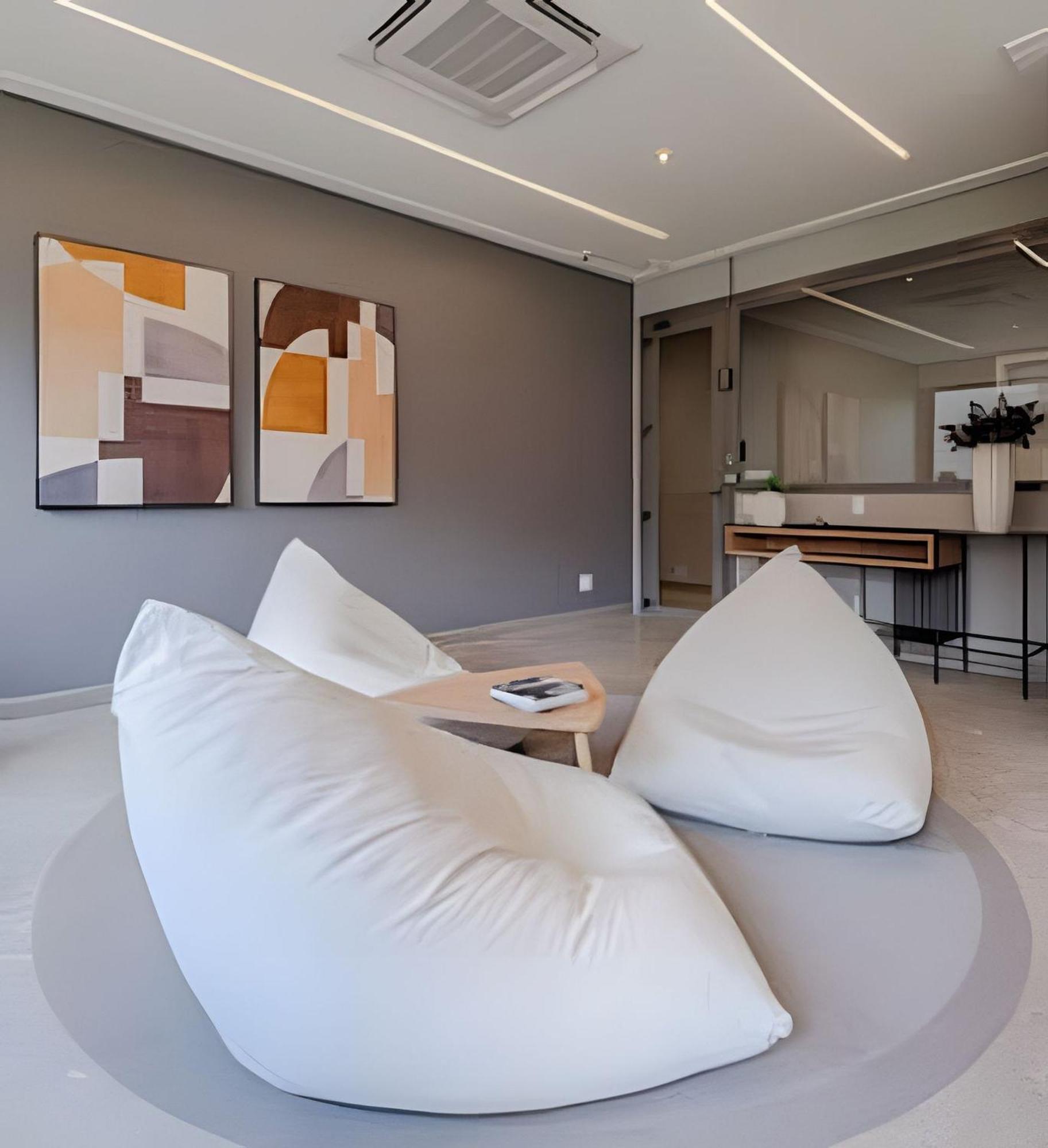 Pinheiros I Faria Lima, Apto Studio, 50m Metro, Piscina, Wi-fi Apartamento