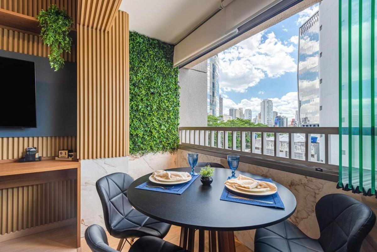Pinheiros I Faria Lima, Apto Studio, 50m Metro, Piscina, Wi-fi *