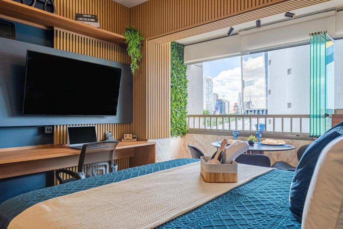 Pinheiros I Faria Lima, Apto Studio, 50m Metro, Piscina, Wi-fi Apartamento