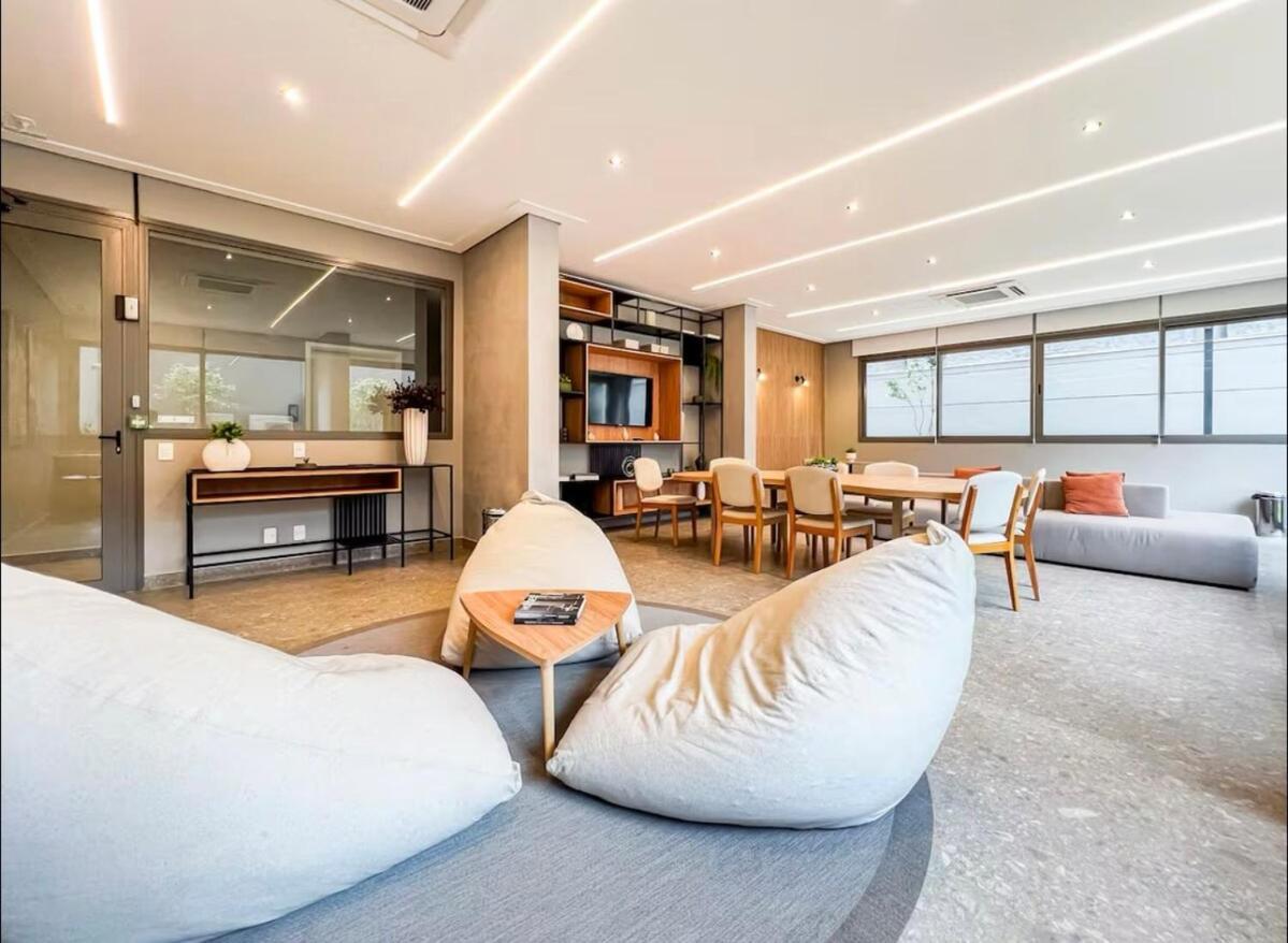 Apartamento Pinheiros I Faria Lima, Apto Studio, 50m Metro, Piscina, Wi-fi *