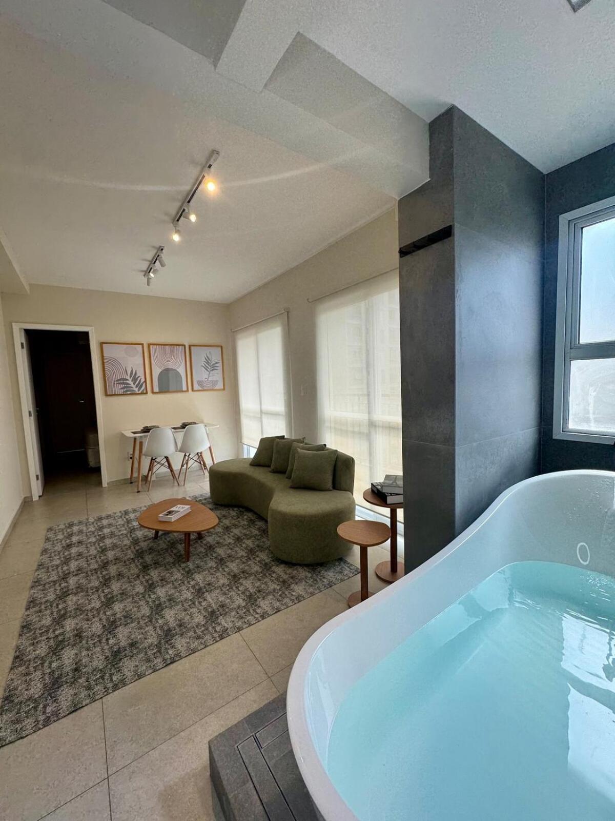 Apartamento Ap, Banheira, Tv58, Amplo, Uh84 *