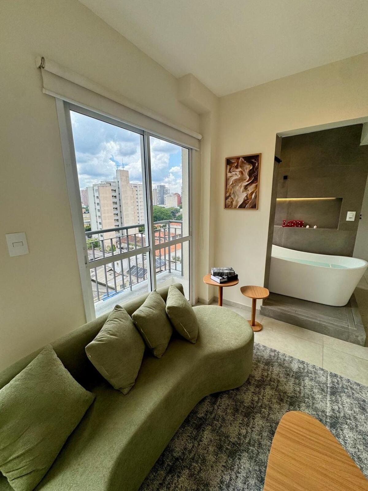 Ap, Banheira, Tv58, Amplo, Uh84 Apartamento