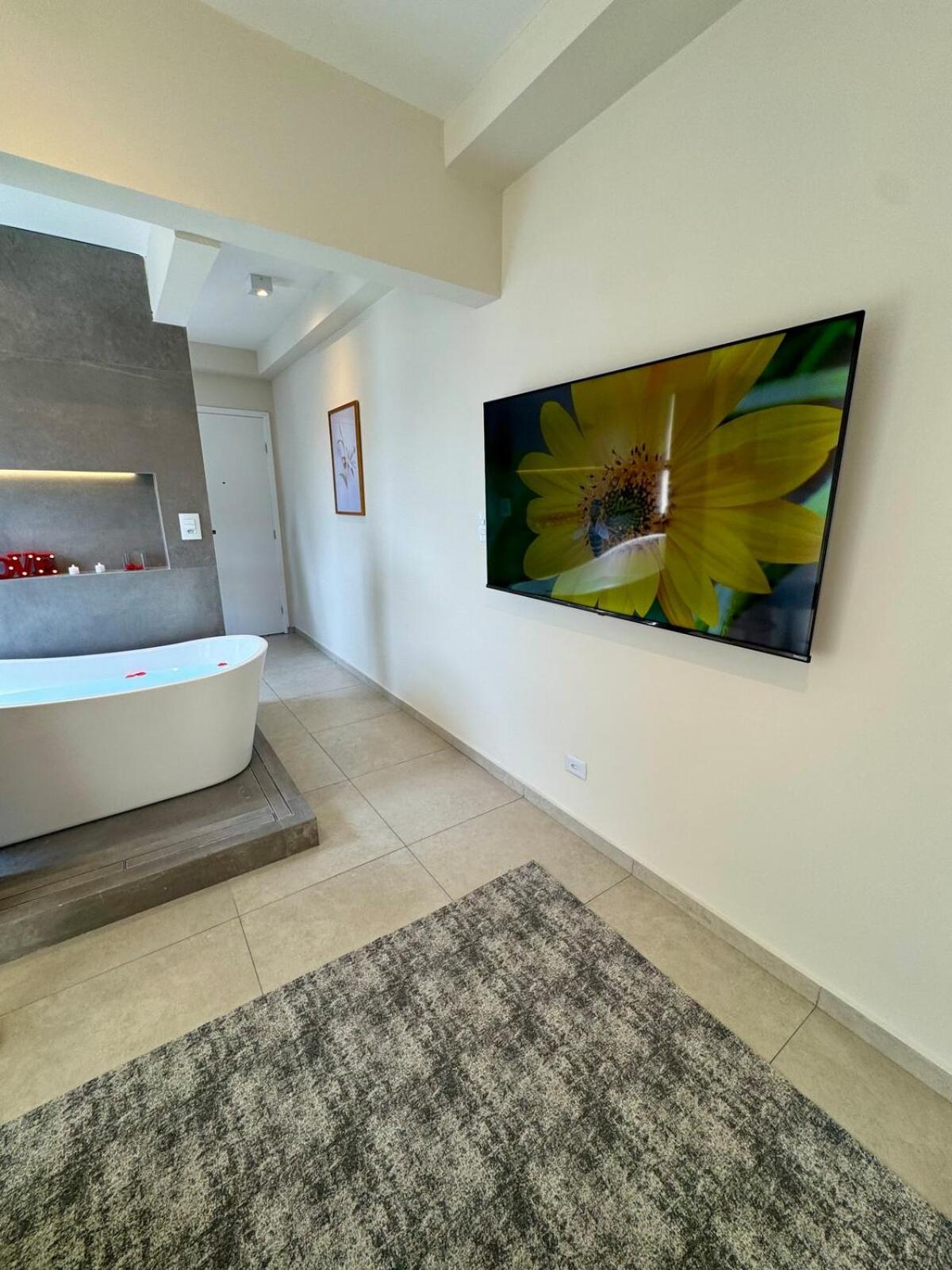 Ap, Banheira, Tv58, Amplo, Uh84 Apartamento *