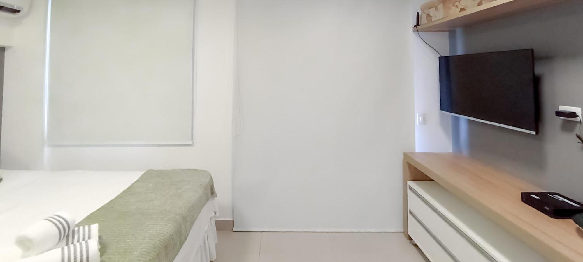 Evergreen Escape - Lindo Ape Na Liberdade