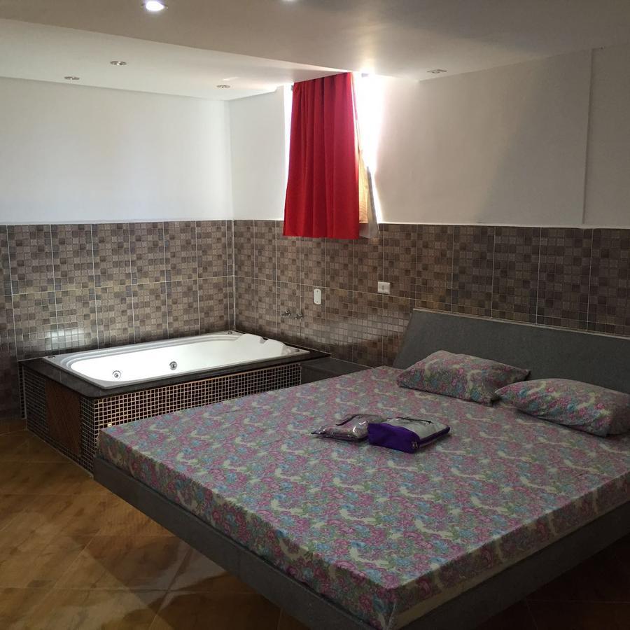 Mont Star / Love hotel *