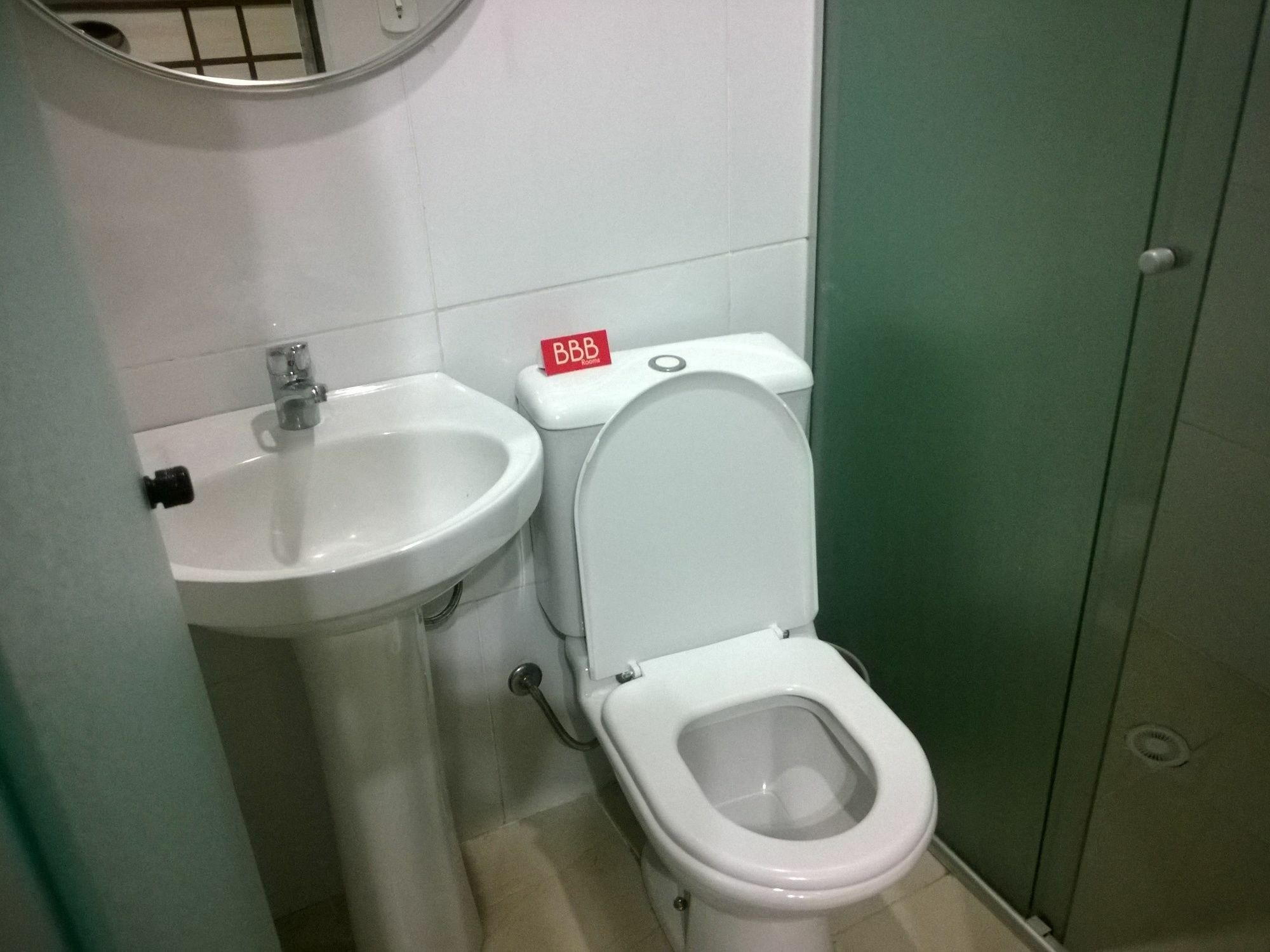 Hotel Bbb Metro Praca Da Arvore Sp 2*